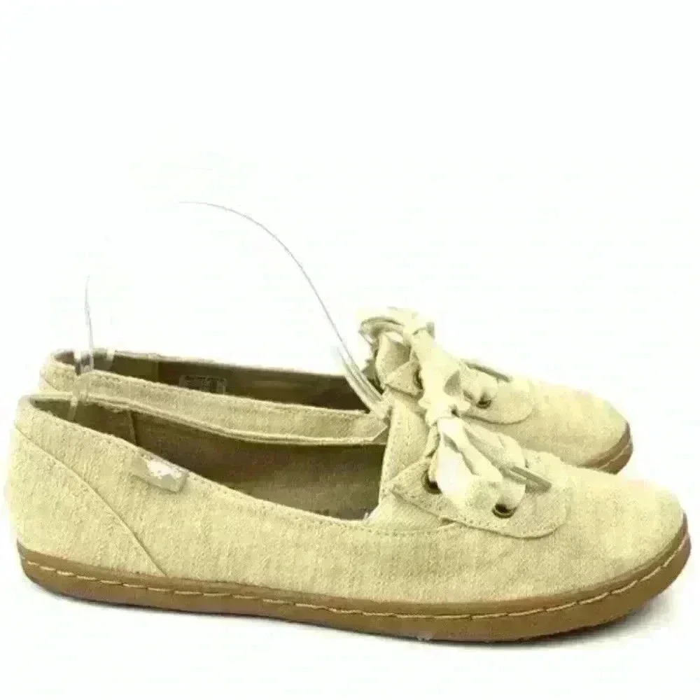 Rocket dog sneakers size 5.5 cream lace up